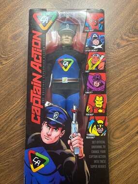 Round 2 Marvel Captain Action 12-inch Deluxe Action Figure